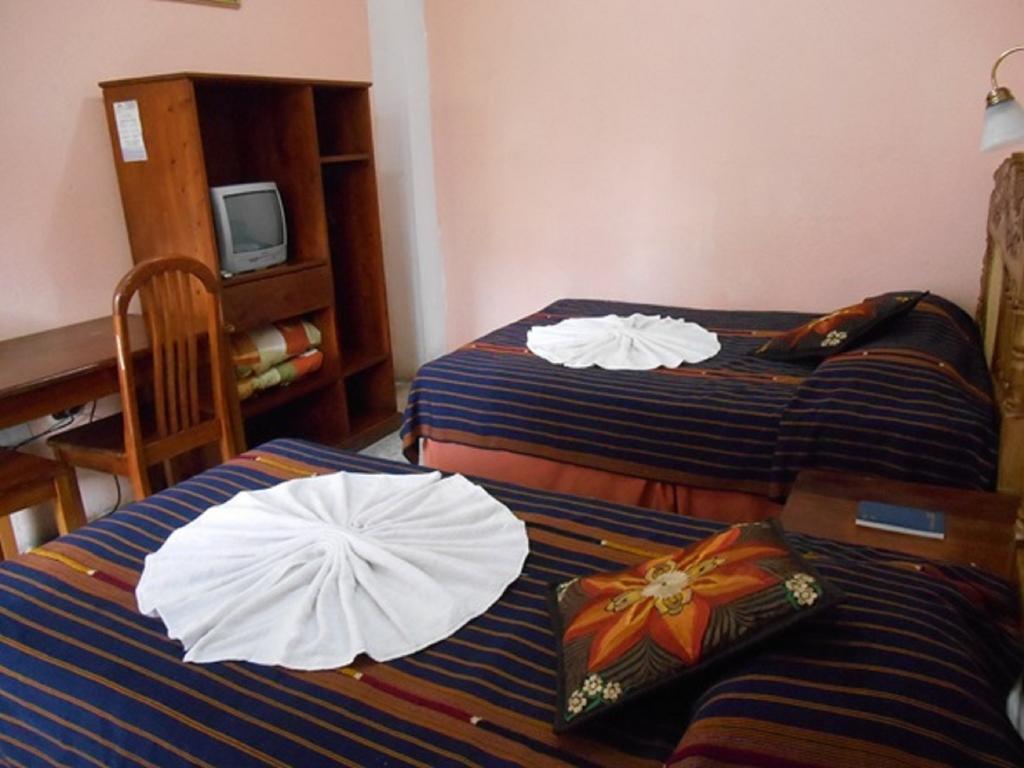 Hotel El Chaparral Panajachel Quarto foto