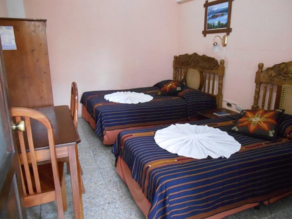 Hotel El Chaparral Panajachel Quarto foto