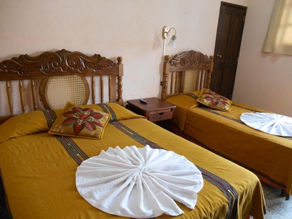 Hotel El Chaparral Panajachel Quarto foto